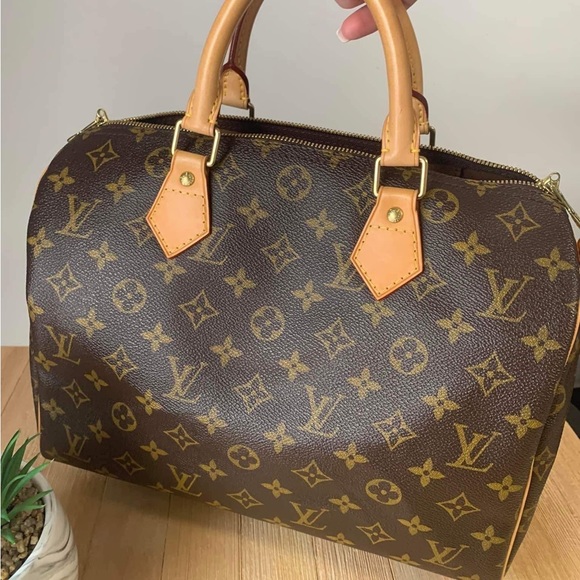 Louis Vuitton Monogram Speedy Bandouliere 30 - Picture 3 of 16